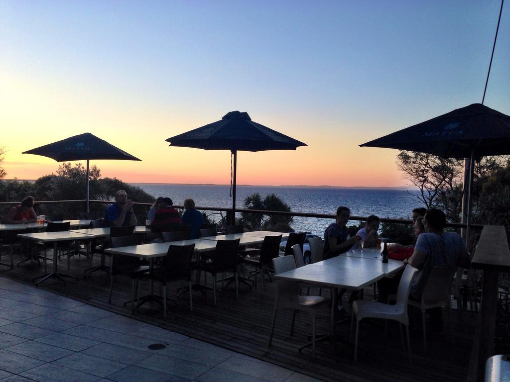 بوينت لوكاوت Stradbroke Island Beach Hotel الغرفة الصورة