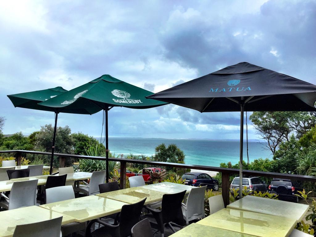 بوينت لوكاوت Stradbroke Island Beach Hotel الغرفة الصورة